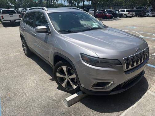 Silver 2019 Jeep Cherokee LIMITED