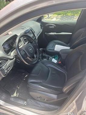 Silver 2019 Jeep Cherokee LIMITED