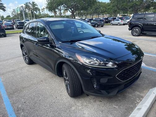 AGATE BLACK METALLIC 2021 Ford Escape SE