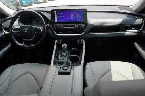 Celestial Silver Metallic 2024 Toyota Grand Highlander XLE