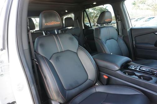 Platinum White Pearl 2025 Honda Pilot TRAILSPORT