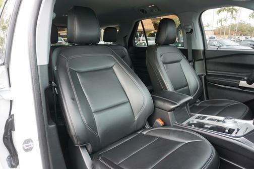 STAR WHITE MET TRI-COAT 2023 Ford Explorer XLT