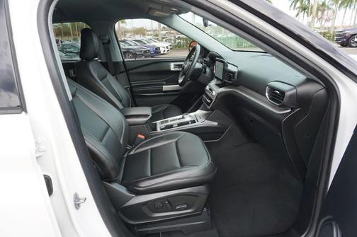 STAR WHITE MET TRI-COAT 2023 Ford Explorer XLT