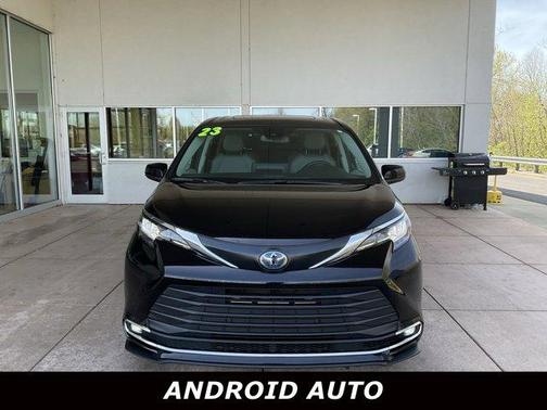 2023 Toyota Sienna XLE
