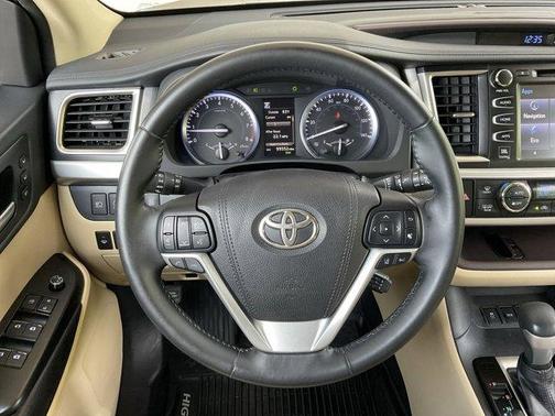 2018 Toyota Highlander Limited Platinum