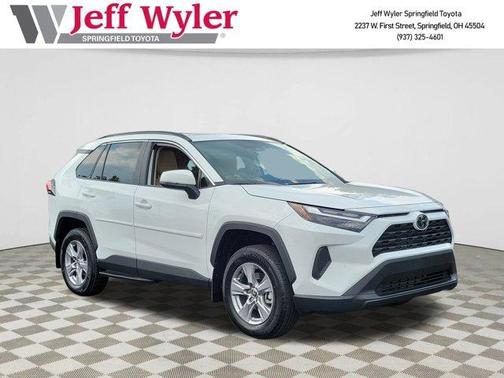 2025 Toyota RAV4 XLE