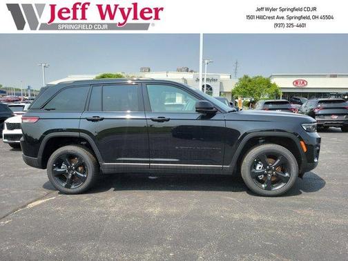 2025 Jeep Grand Cherokee Laredo