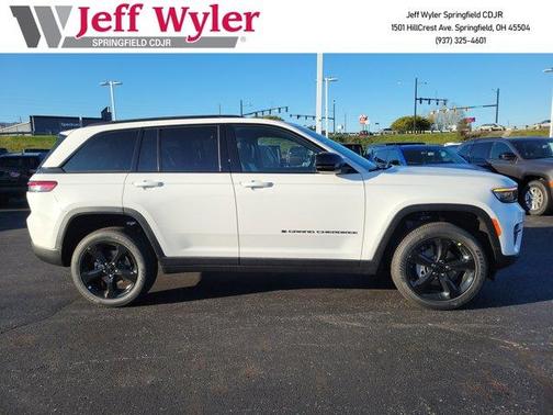 2025 Jeep Grand Cherokee Laredo