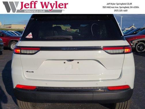 2025 Jeep Grand Cherokee Laredo