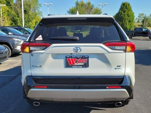 2025 Toyota RAV4 Hybrid SE