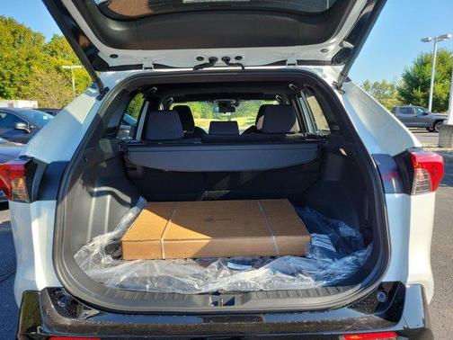 2025 Toyota RAV4 Hybrid SE