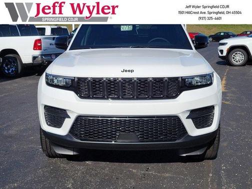 2025 Jeep Grand Cherokee Laredo