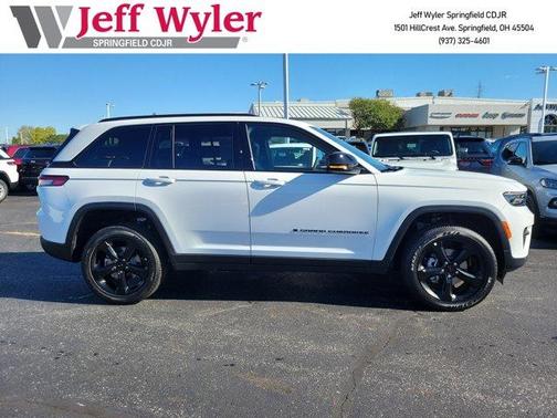 2025 Jeep Grand Cherokee Laredo