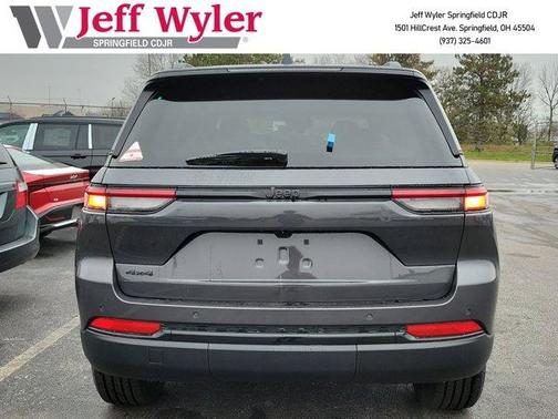 2025 Jeep Grand Cherokee Laredo