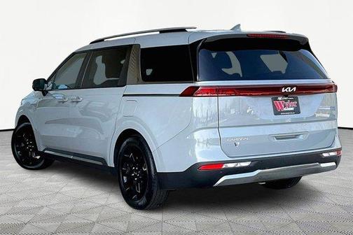 Ceramic Silver 2024 Kia Carnival SX