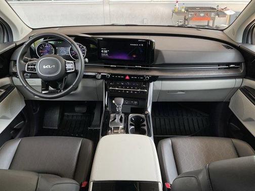 2024 Kia Carnival EX