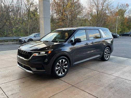 2023 Kia Carnival EX