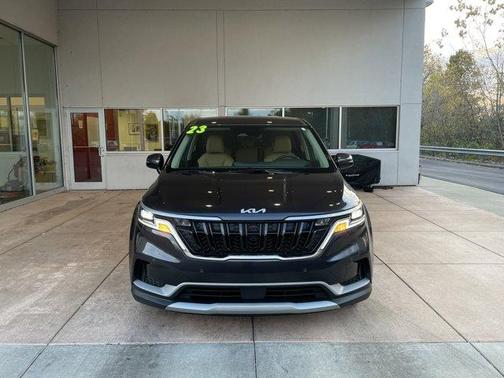 2023 Kia Carnival EX