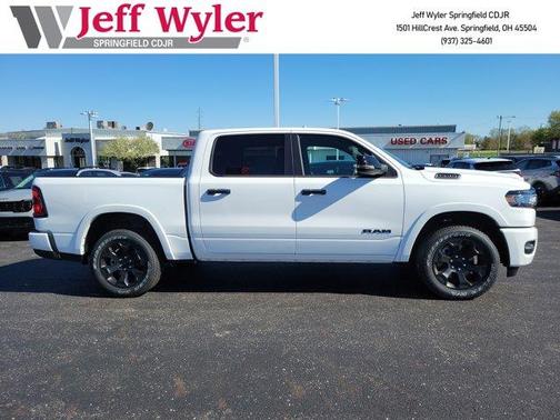 Bright White Clearcoat 2026 RAM 1500 Big Horn