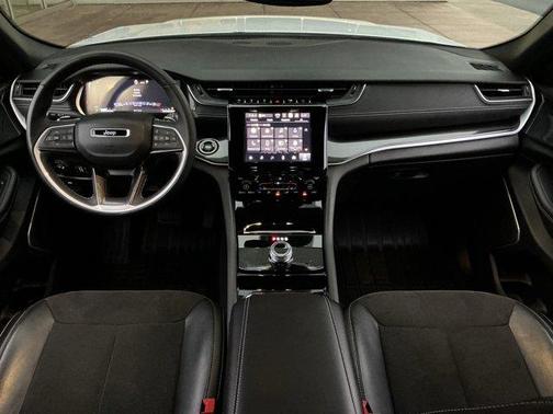 2022 Jeep Grand Cherokee L Laredo