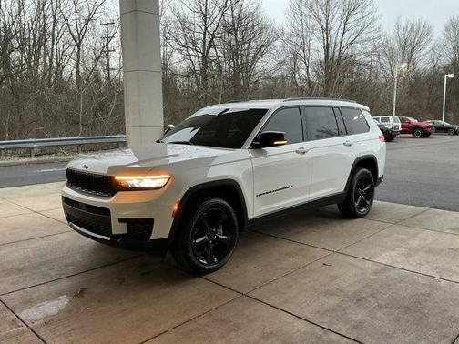 2022 Jeep Grand Cherokee L Laredo