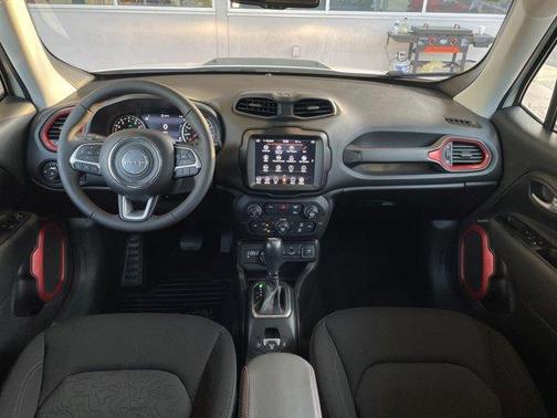 2023 Jeep Renegade Trailhawk