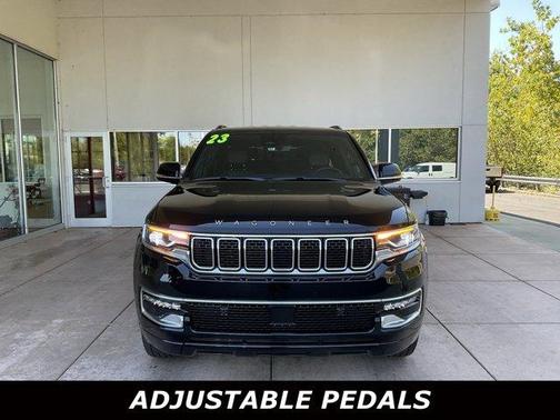 2023 Jeep Wagoneer Base