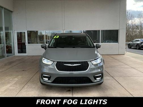 2023 Chrysler Pacifica Touring-L