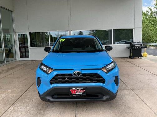 2019 Toyota RAV4 LE