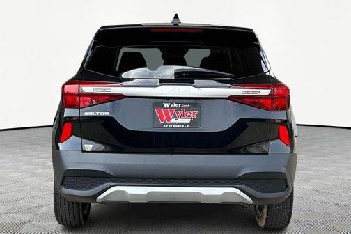 Cherry Black 2023 Kia Seltos LX