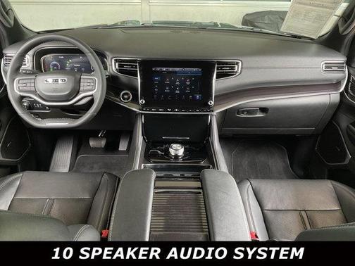 2023 Jeep Wagoneer Base