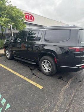 2023 Jeep Wagoneer Base