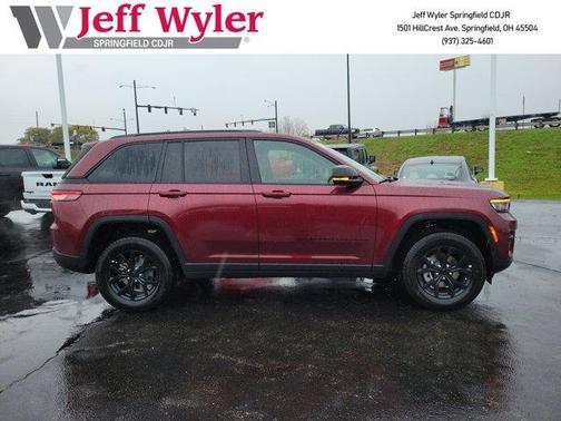 2025 Jeep Grand Cherokee Laredo