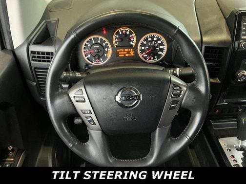 2015 Nissan Titan SV