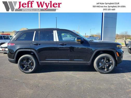 2025 Jeep Grand Cherokee Laredo