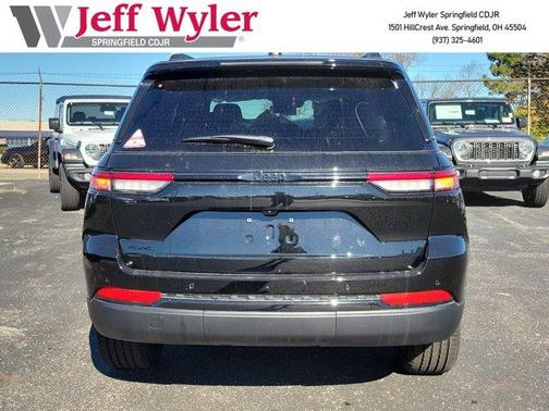 2025 Jeep Grand Cherokee Laredo