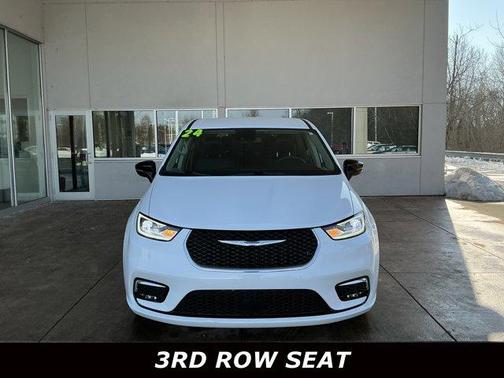 2024 Chrysler Pacifica Touring-L