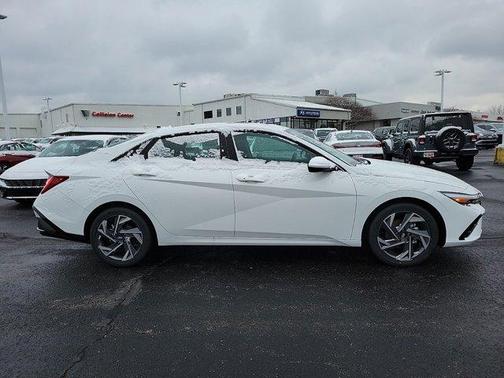 2025 Hyundai ELANTRA SEL Convenience