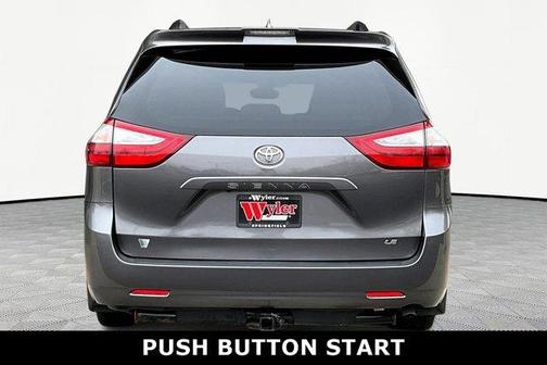 2019 Toyota Sienna LE