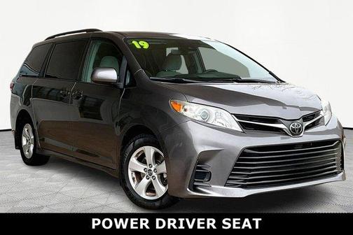 2019 Toyota Sienna LE
