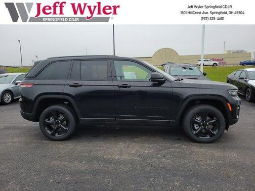 2025 Jeep Grand Cherokee Laredo