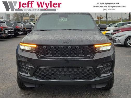 2025 Jeep Grand Cherokee Laredo
