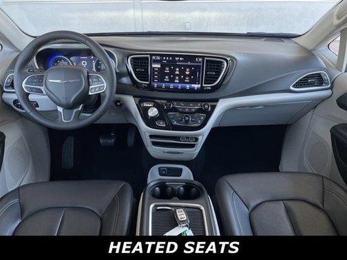 2023 Chrysler Pacifica Touring-L