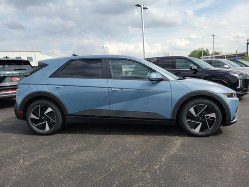2025 Hyundai IONIQ 5 SE