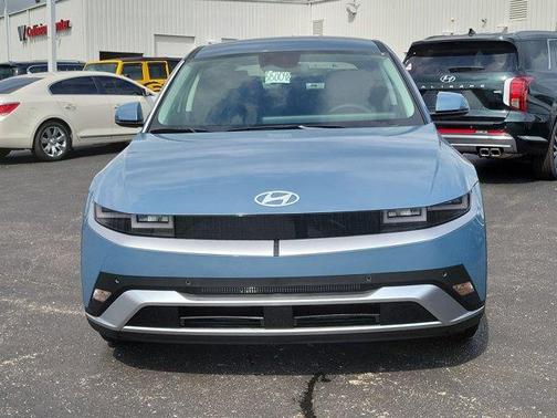 2025 Hyundai IONIQ 5 SE