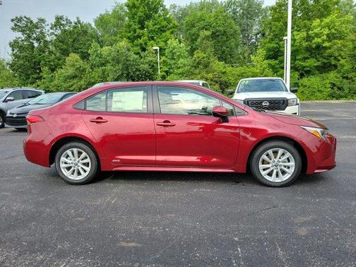 2025 Toyota Corolla Hybrid LE