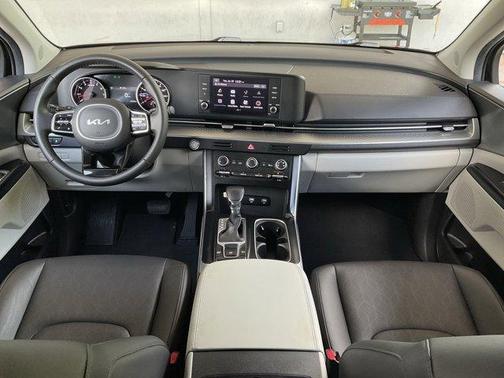 2022 Kia Carnival LXS