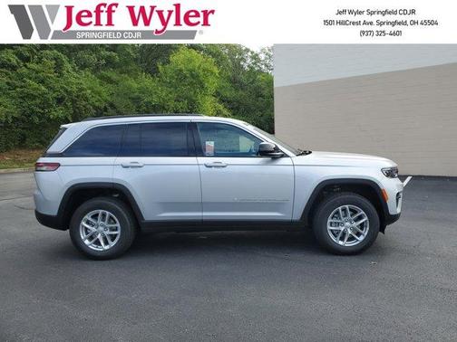 2025 Jeep Grand Cherokee Laredo