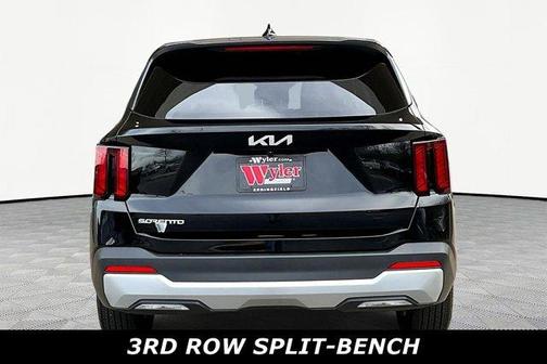 2025 Kia Sorento LX