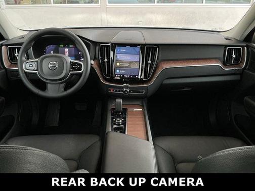 2023 Volvo XC60 B5 Plus Dark Theme